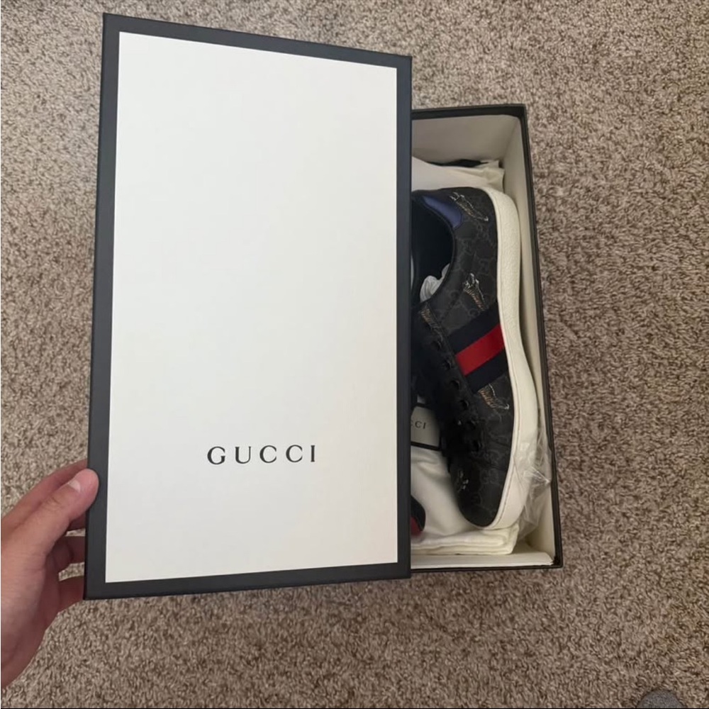 Gucci Men's Black Sneakers with Red Stripe - Picture 8 of 10